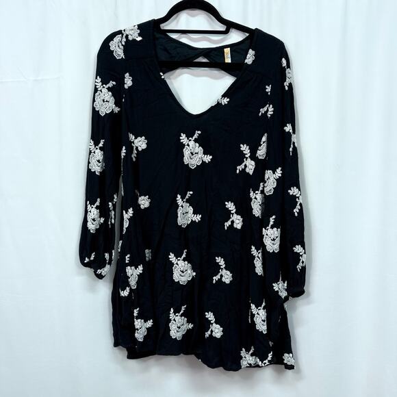Free People Austin Emma Black Mini Dress White Floral Embroidery Boho Small - Picture 1 of 7